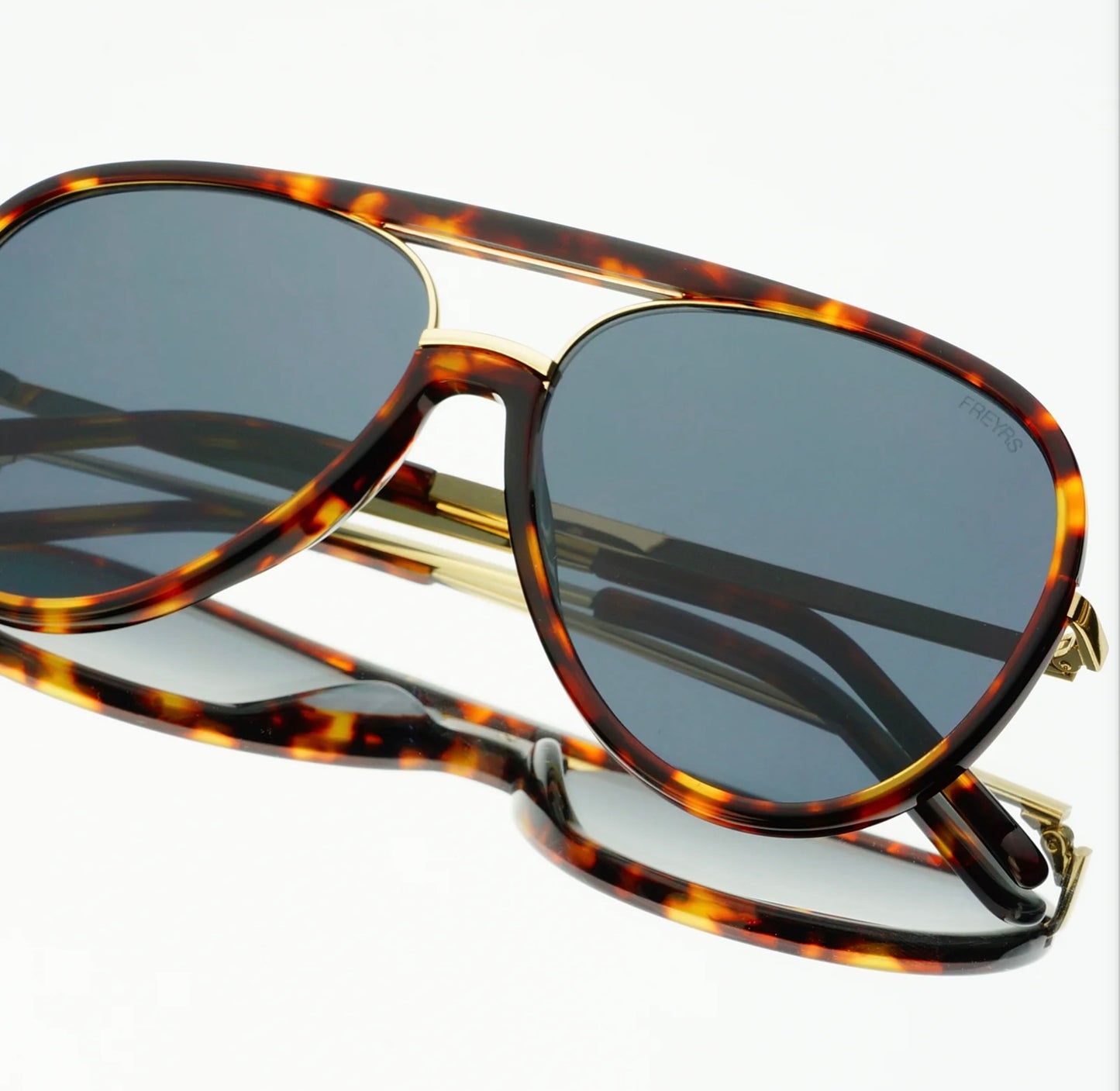 Traditional Aviator Sunglasses