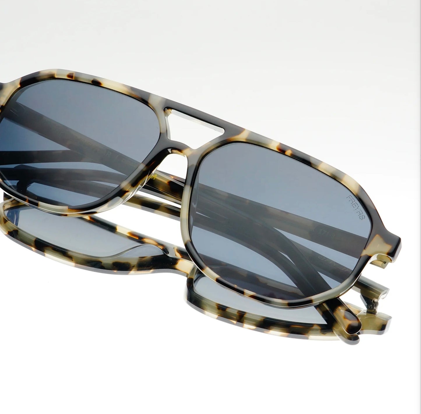 Sleek Aviator Sunglasses