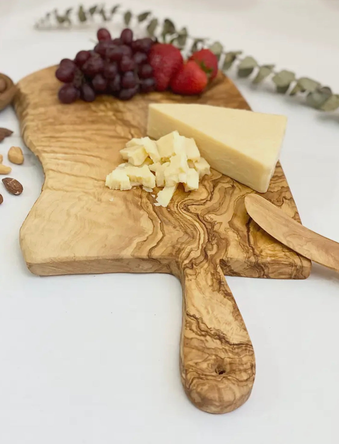 Natural Olivewood Cheeseboard