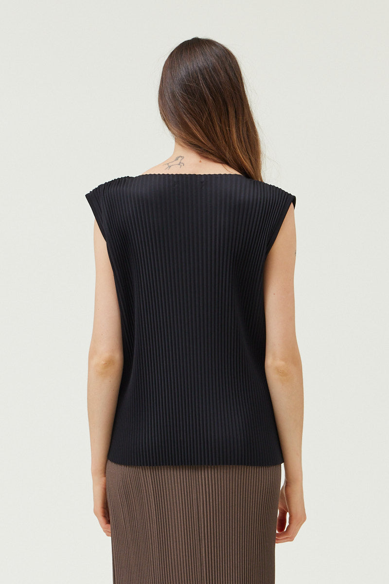 Black Pleated Sleeveless Top