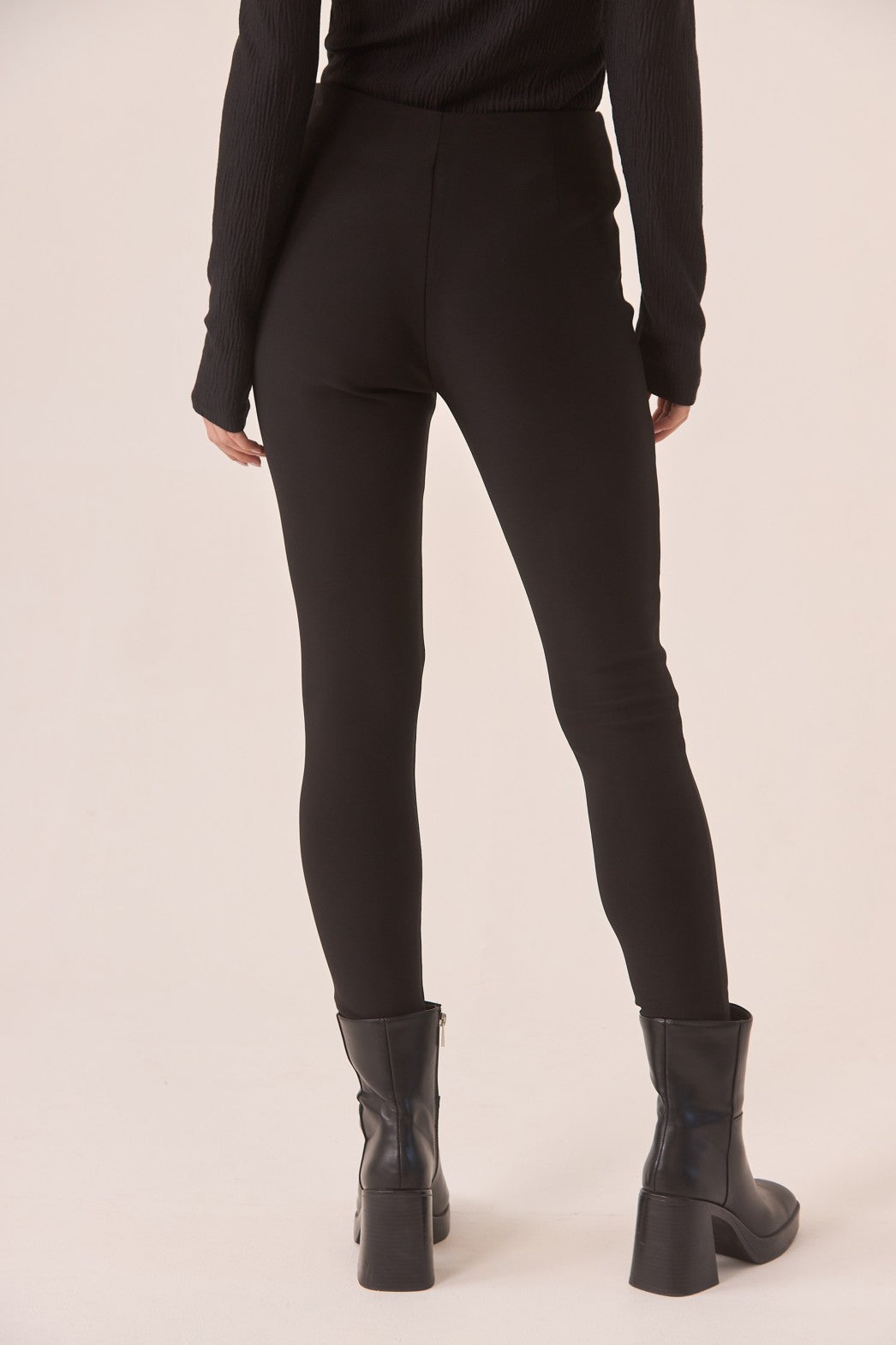 Black Legging With Zip Detail