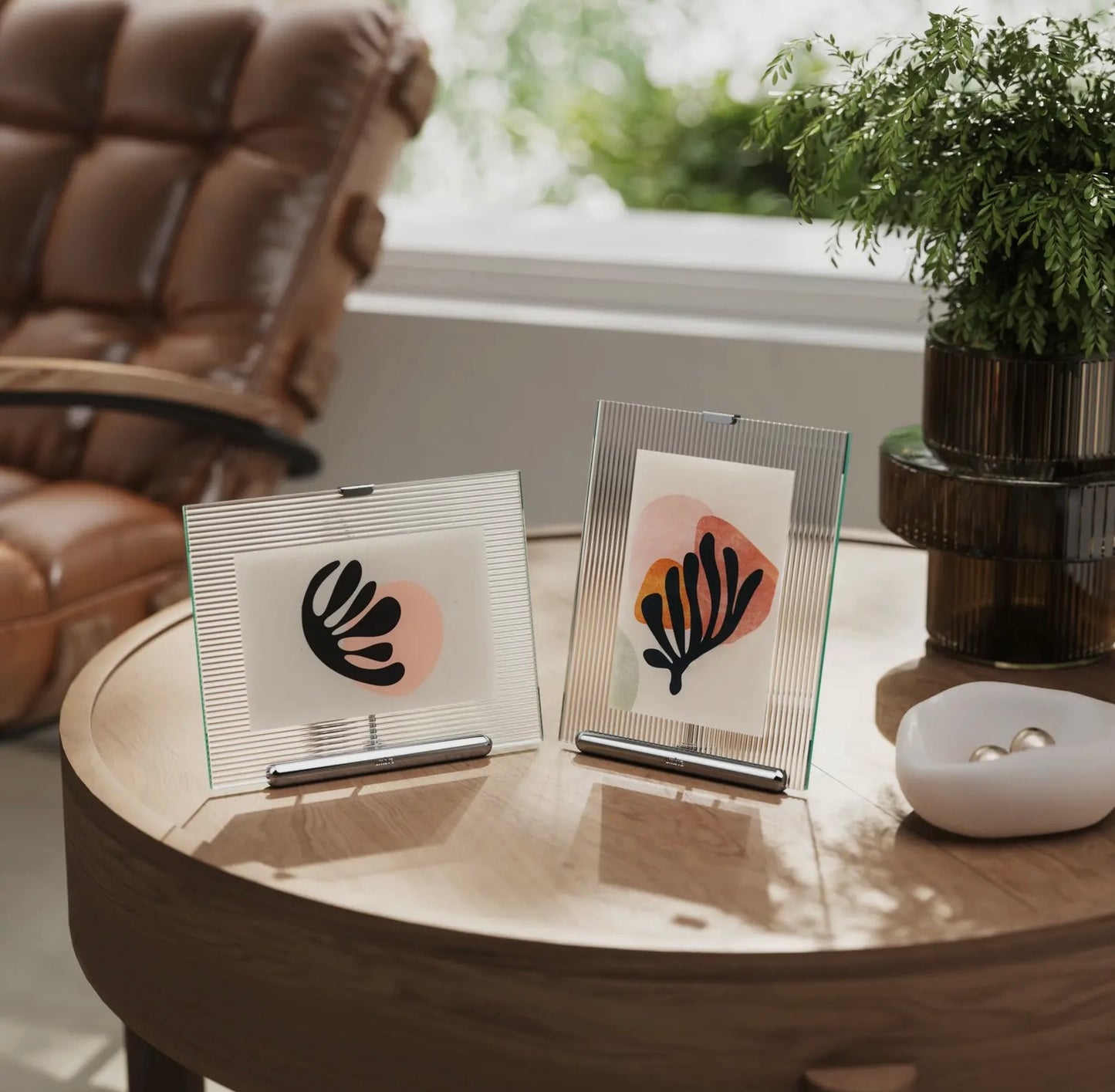 Stylish Easel Design 5x7 Picture Frame in Chrome & Brass