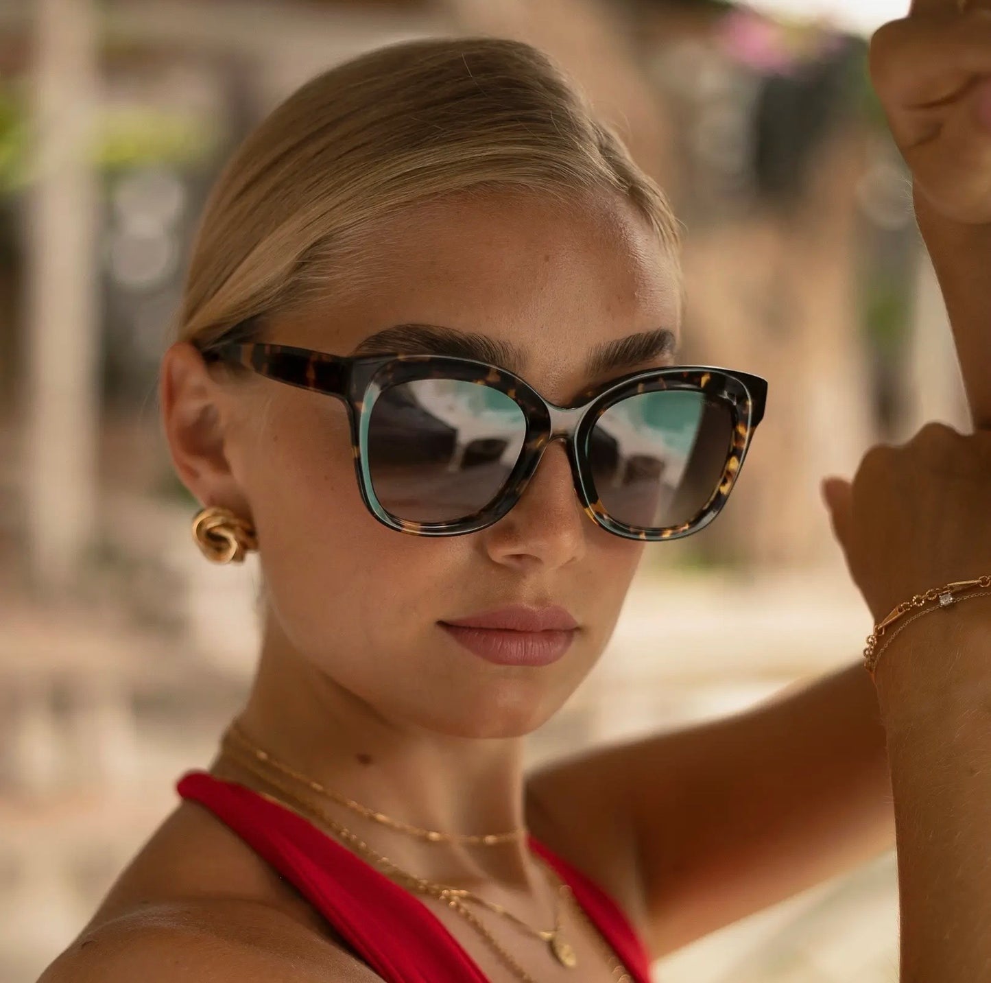Oversized Tortoise Cats Eye Sunglasses